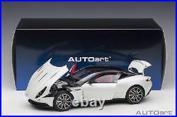 Autoart Autoart 1/18 Aston Martin Db11 Metallic White Completed 70266