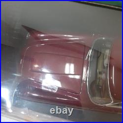 Autoart Classics Division Aston Martin Db5 1/18 Scale Diecast Maroon