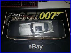 Autoart James Bond Collection Goldfinger Aston Martin DB5 70021 118 Scale