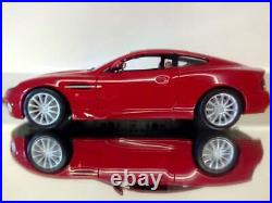 Bburago 118th Scale 2003 Aston Martin V12 Vanquish Brand New in Box RED