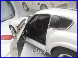 CMC M-139 Aston Martin DB4 Zagato Le Mans 1961 Rn 1 in White 118 Scale Ltd ed