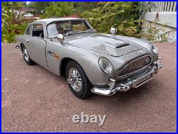 Danbury Mint 124 James Bond 007 Aston Martin DB5 Silver Diecast Model Car