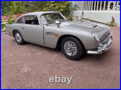 Danbury Mint 124 James Bond 007 Aston Martin DB5 Silver Diecast Model Car