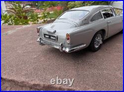 Danbury Mint 124 James Bond 007 Aston Martin DB5 Silver Diecast Model Car