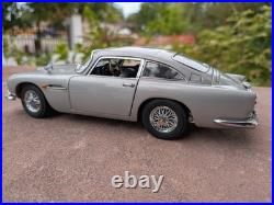 Danbury Mint 124 James Bond 007 Aston Martin DB5 Silver Diecast Model Car