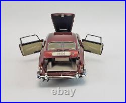 Danbury Mint 1964 ASTON MARTIN DB5 Coupe 124 Scale Die-Cast Model Car
