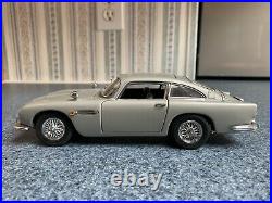 Danbury Mint 1964 Aston Martin 007 DB5 124 Scale JAMES BOND