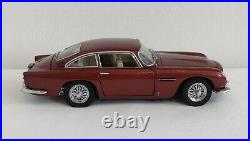 Danbury Mint 1964 Aston Martin DB5 Diecast Model in 124 Scale boxed & Papers