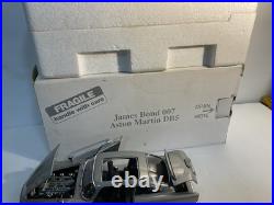 Danbury Mint 1964 Aston Martin DB5 James Bond 007 Lots Features Collectible