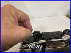 Danbury Mint 1964 Aston Martin DB5 James Bond 007 Lots Features Collectible