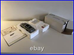Danbury Mint 1964 Aston Martin DB5 James Bond 007 Silver 1/24 Diecast Box COA