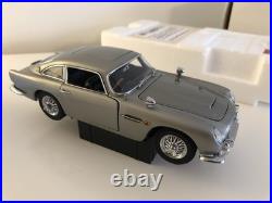 Danbury Mint 1964 Aston Martin DB5 James Bond 007 Silver 1/24 Diecast Box COA