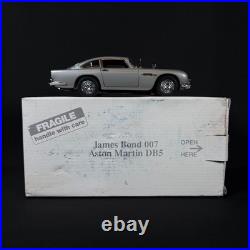 Danbury Mint 1964 Aston Martin DB5, James Bond 007 Silver 1/24 Diecast With Box