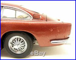 Danbury Mint 1/24 Scale PAINT1 Aston Martin DB5 Metallic red