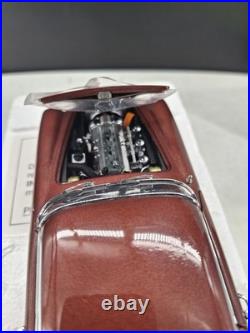 Danbury Mint Diecast 1/24 Scale 1964 Aston Martin DB5 With Title