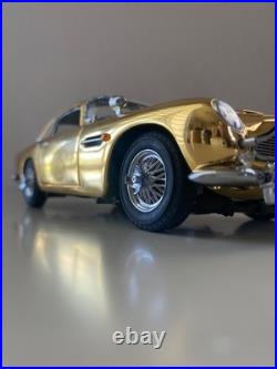 Danbury Mint James Bond 007 22kt Gold Plated Aston Martin Db5 1/24 Diecast Scale