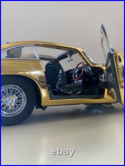 Danbury Mint James Bond 007 22kt Gold Plated Aston Martin Db5 1/24 Diecast Scale Danbury Mint James Bond 007 22kt Gold Plated Aston Martin Db5 1/24 Diecast Scale