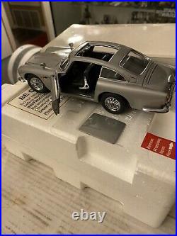 Danbury Mint James Bond 007 Aston Martin DB5 124 Scale New complete MINT BOX
