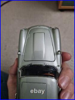Danbury Mint James Bond 007 Aston Martin DB5 silver 124 scale