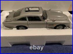 Danbury Mint James Bond 124 Scale Diecast 2 Car Set 007 DB5 & Regular DB5