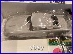 Doyusha Aston Martin DB5 James Bond 007 GOLDFINGER Model Car Kit 1/24 #07-1