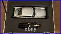 Eaglemoss Aston Martin DB5 1/8 Scale with Sideshow Bond figure and custom case
