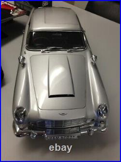 Eaglemoss James Bond Aston Martin DB5 1/8 Scale with magazine 1-86 Very Rare