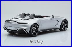 GT430 Aston Martin V12 Speedster Silver GT Spirit 1/18