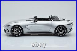 GT430 Aston Martin V12 Speedster Silver GT Spirit 1/18