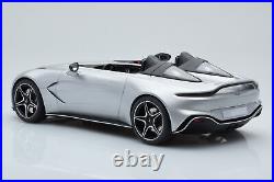 GT430 Aston Martin V12 Speedster Silver GT Spirit 1/18