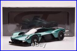 GT435 Aston Martin Valkyrie Racing Green GT Spirit 1/18
