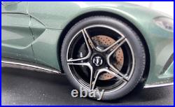 Gt Spirit Gt906 Aston Martin V12 Speedster Green 118 Scale