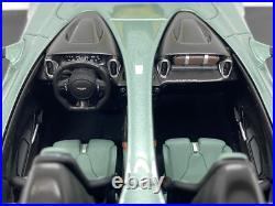 Gt Spirit Gt906 Aston Martin V12 Speedster Green 118 Scale