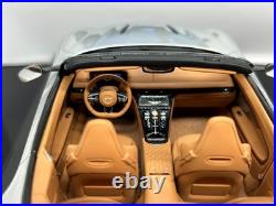 Gt Spirit Gt945 2023 Aston Martin Db12 Volante Silver L/e 118 Scale