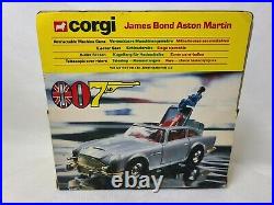 James Bond 007- Aston Martin DB5 Corgi #271 with Original Box 136 Scale EUC 1981
