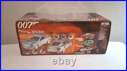 James Bond 007 Die Another Day Aston Martin V12 Vanquish Silver Chrome 118 NEW