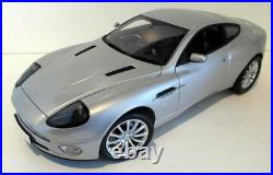 Kyosho 1/12 Scale Diecast 08603S2 Aston Martin V12 Vanquish Road Version Silver