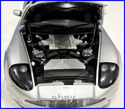 Kyosho Aston Martin V12 Vanquish 112 Scale Diecast + Display Case James Bond