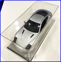 Kyosho Aston Martin V12 Vanquish 112 Scale Diecast + Display Case James Bond