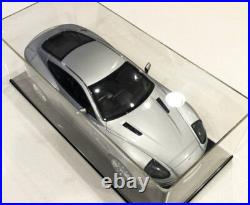 Kyosho Aston Martin V12 Vanquish 112 Scale Diecast + Display Case James Bond