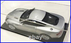 Kyosho Aston Martin V12 Vanquish 112 Scale Diecast + Display Case James Bond