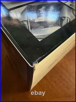 Kyosho Aston Martin V12 Vanquish 1/12 Scale James Bond 007. BRAND NEW