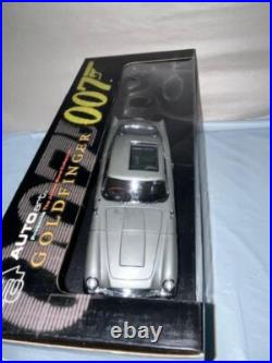 NEW Autoart JAMES BOND 007 Aston Martin DB5 Weapons 1/18 Diecast Car GOLDFINGER NEW Autoart JAMES BOND 007 Aston Martin DB5 Weapons 1/18 Diecast Car GOLDFINGER