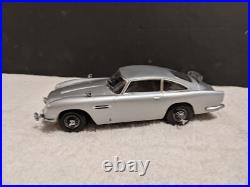 Pro-Built Doyusha 124 Scale Model 007 ASTON MARTIN DB 5 withFigures