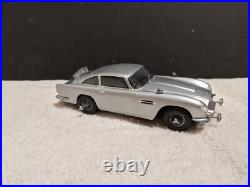 Pro-Built Doyusha 124 Scale Model 007 ASTON MARTIN DB 5 withFigures