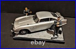 Pro-Built Doyusha 124 Scale Model 007 ASTON MARTIN DB 5 withFigures