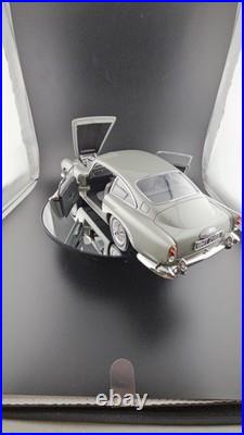 Rare 1/18 AUTOart Silver Aston Martin DB5 James Bond READ