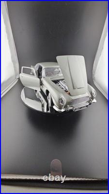 Rare 1/18 AUTOart Silver Aston Martin DB5 James Bond READ