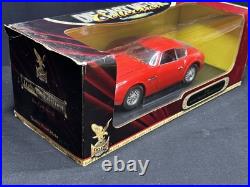 Road Signature 1/18 Scale Model Car 92729 1961 Aston Martin DB4 Zagato Red