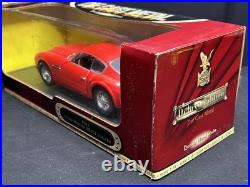 Road Signature 1/18 Scale Model Car 92729 1961 Aston Martin DB4 Zagato Red